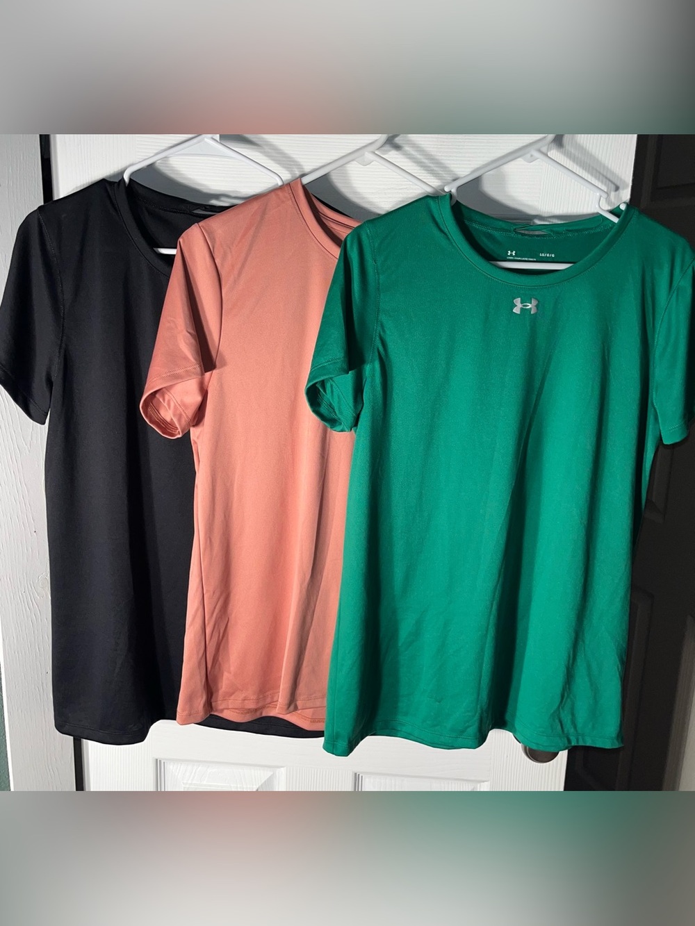 Lot of 3 Under Armour UA Women’s Size Large Short Sleeve Workout Gym Shirts